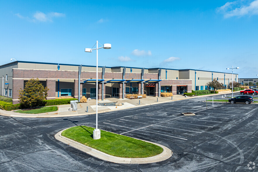 17200 W 119th St, Olathe, KS à louer - Photo de l’immeuble – Image 3 sur 7