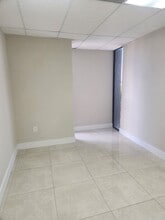 12955 Biscayne Blvd, North Miami, FL à louer Photo intérieure– Image 2 sur 5