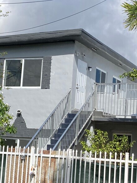 729 NW 55th Ter, Miami, FL à vendre - Photo de l’immeuble – Image 3 sur 17