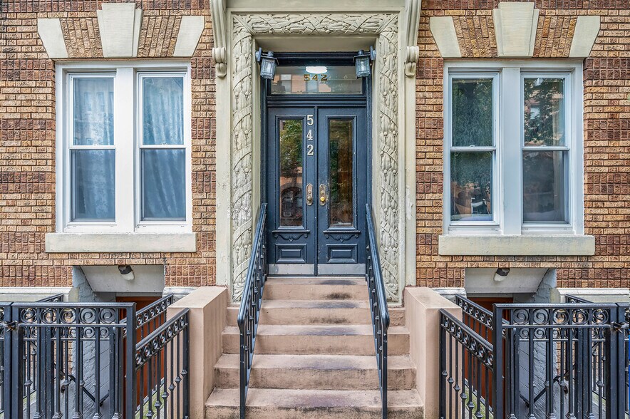 542 Bergen St, Brooklyn, NY à vendre - Photo de l’immeuble – Image 2 sur 41
