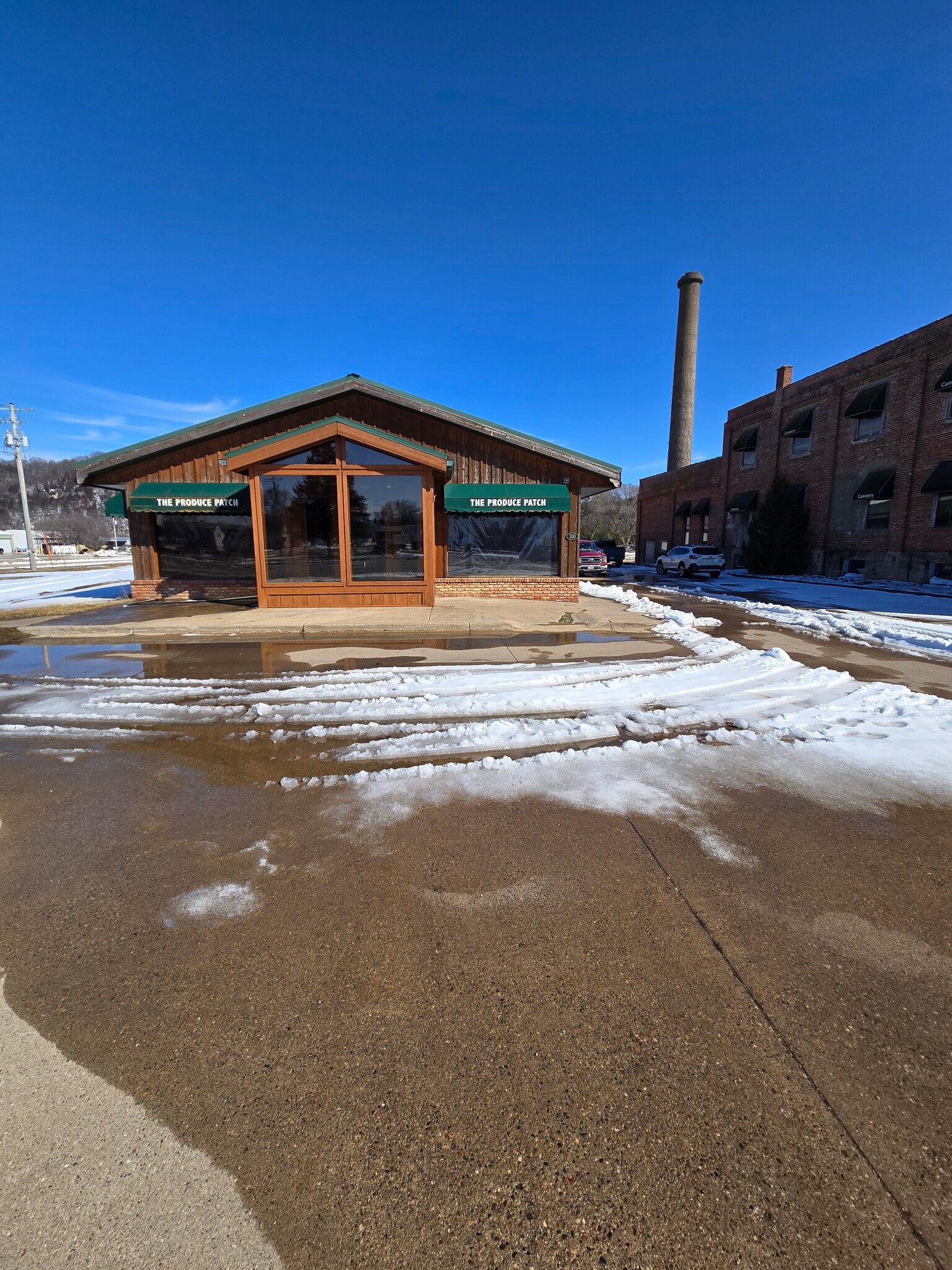 330 N Marquette Rd, Prairie Du Chien, WI à louer Photo de l’immeuble– Image 1 sur 24