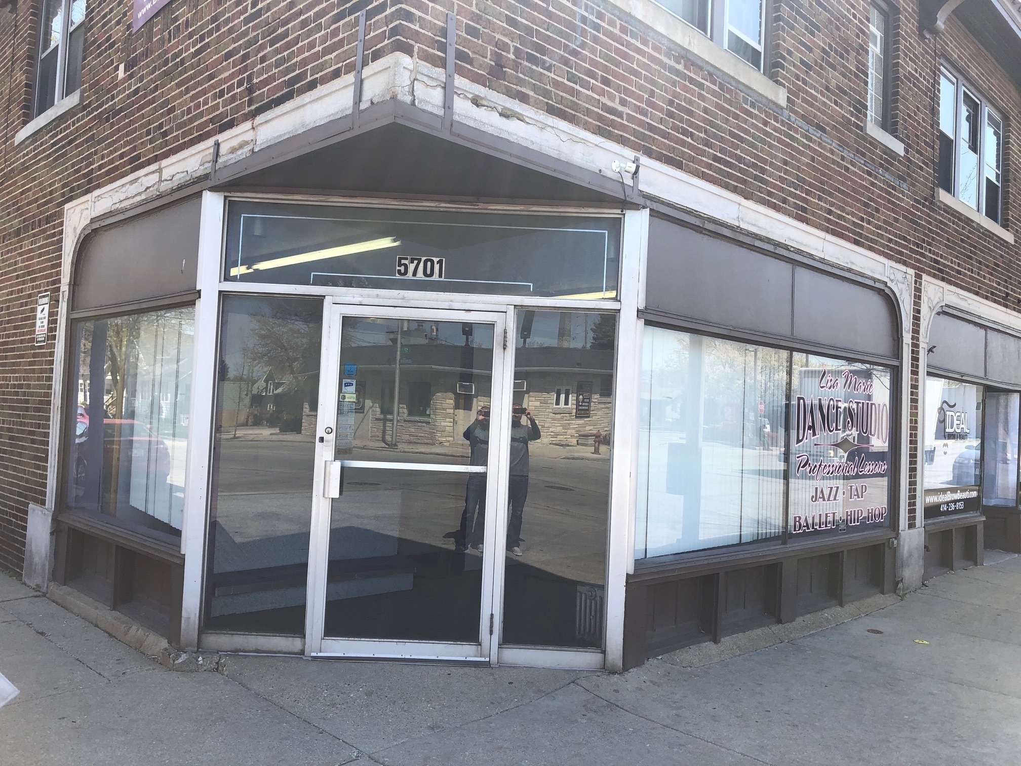 5701-5711 W Burnham St, Milwaukee, WI à louer Photo intérieure– Image 1 sur 2