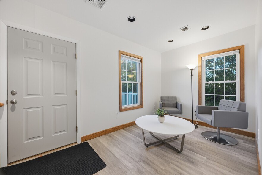 123 Elm St, Old Saybrook, CT à vendre - Photo intérieure – Image 2 sur 20