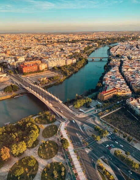 Palillos Dieciocho, Alcala de Guadaira, Polígonos, SEVILLA, Sevilla à louer - Photo de l’immeuble – Image 3 sur 8