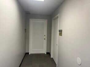 2090 E 104th Ave, Thornton, CO à louer Hall d’entrée– Image 1 sur 10