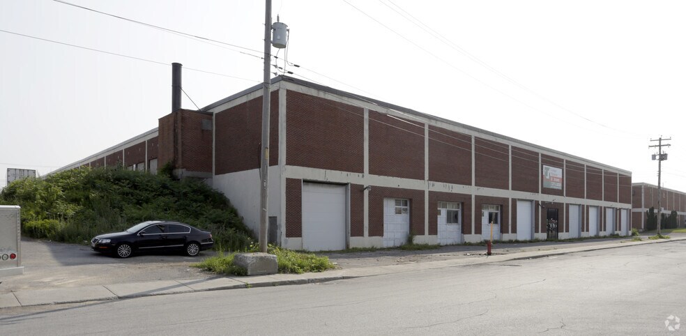 10800 Boul Parkway, Montréal, QC à louer - Photo de l’immeuble – Image 2 sur 6