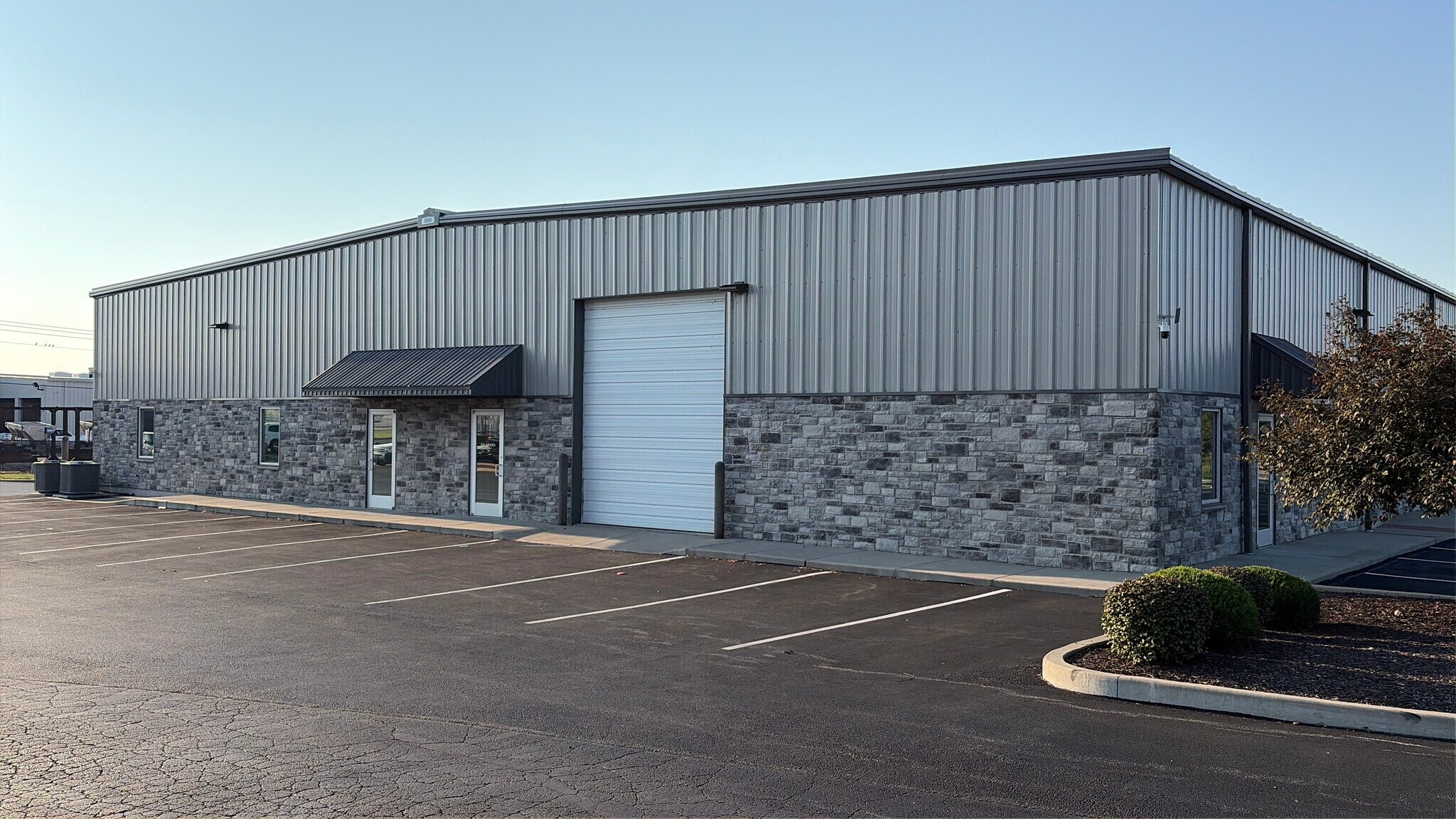 1050 Wies Industrial Dr, Lake Saint Louis, MO à louer Photo de l’immeuble– Image 1 sur 5