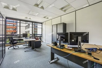 3-15 Rue Henri Rol Tanguy, Montreuil à louer Photo intérieure– Image 1 sur 2