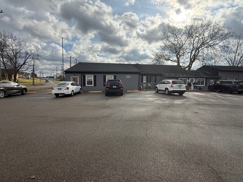 112 Renshaw Ave, Highland Heights, KY à louer - Photo de l’immeuble – Image 2 sur 5