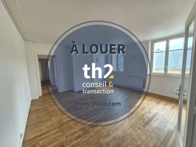 Plus de détails pour 4 Rue Saint-Thomas, Saint-Lô - Bureau à vendre