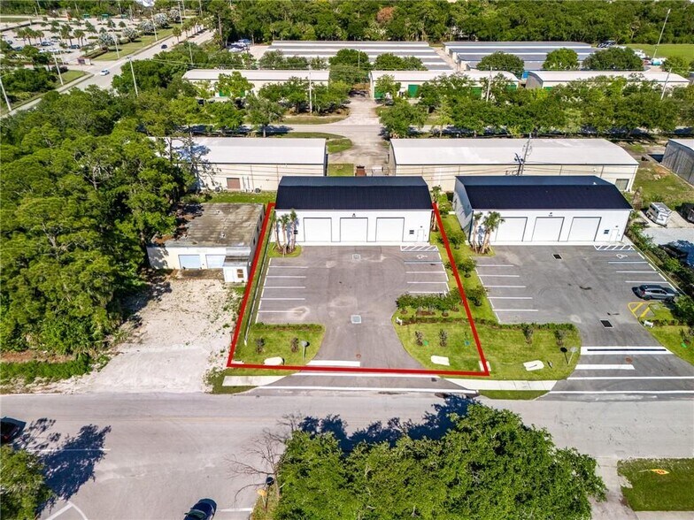 916 19th Avenue ave, Vero Beach, FL à vendre - Photo de l’immeuble – Image 1 sur 26