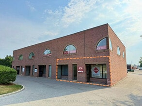 20 Amber St, Markham, ON à louer Photo de l’immeuble– Image 1 sur 3