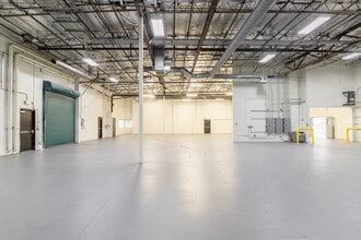 10237-10239 Flanders Ct, San Diego, CA à louer Photo intérieure– Image 2 sur 6