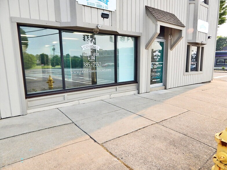 248 W Commercial St, East Rochester, NY à louer - Photo de l’immeuble – Image 3 sur 11