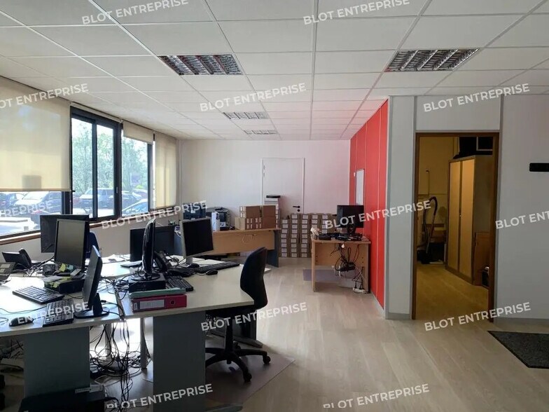 Bureau dans Orvault à louer - Photo de l’immeuble – Image 3 sur 9