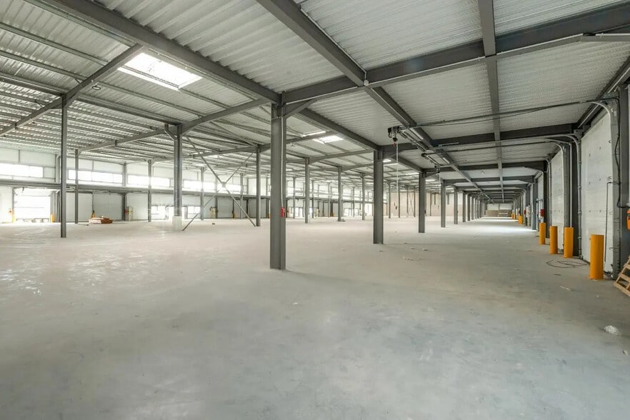 Local d’activités dans Aulnay-sous-Bois à louer - Photo de l’immeuble – Image 2 sur 6