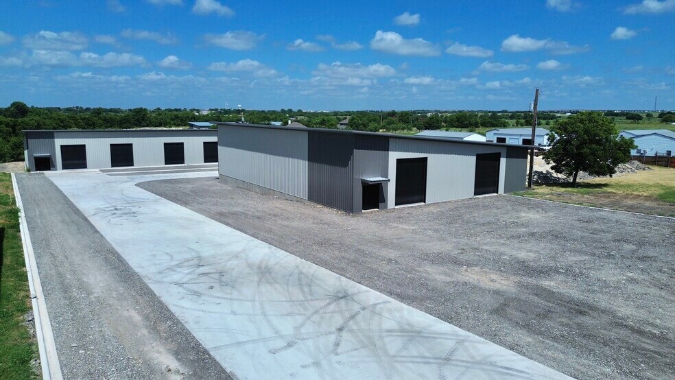 1158 County Road 108, Hutto, TX à louer - Photo de l’immeuble – Image 2 sur 11