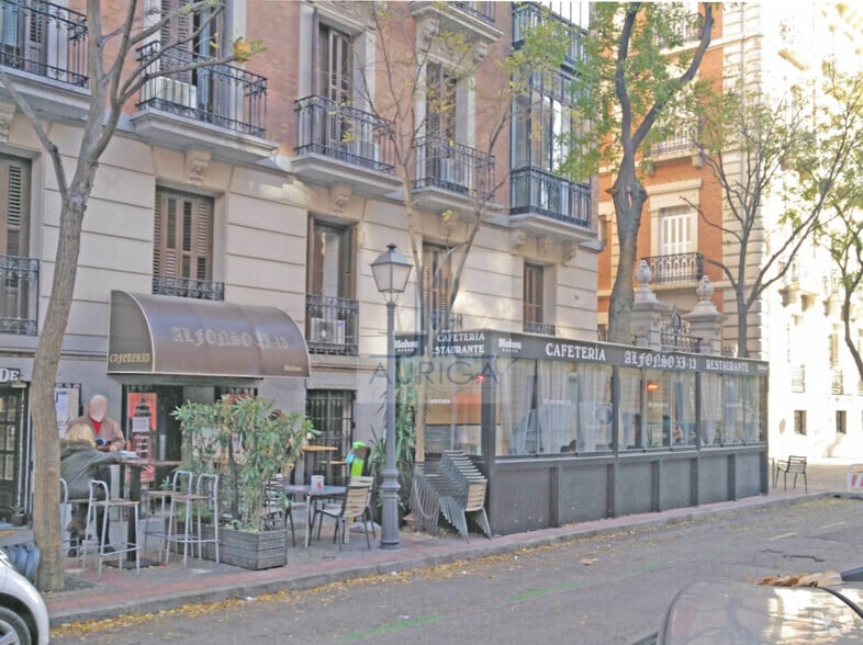 Immeuble residentiel dans Madrid, Madrid à vendre - Photo intérieure – Image 1 sur 1