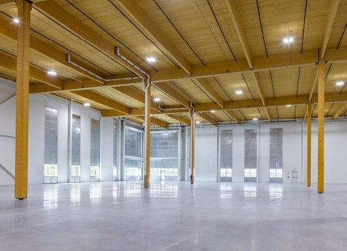 5525 Countryside Dr, Brampton, ON à louer Photo de l’immeuble– Image 1 sur 7