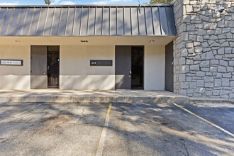 2945 Stone Hogan Connector Rd, Atlanta, GA à louer Photo de l’immeuble– Image 1 sur 11