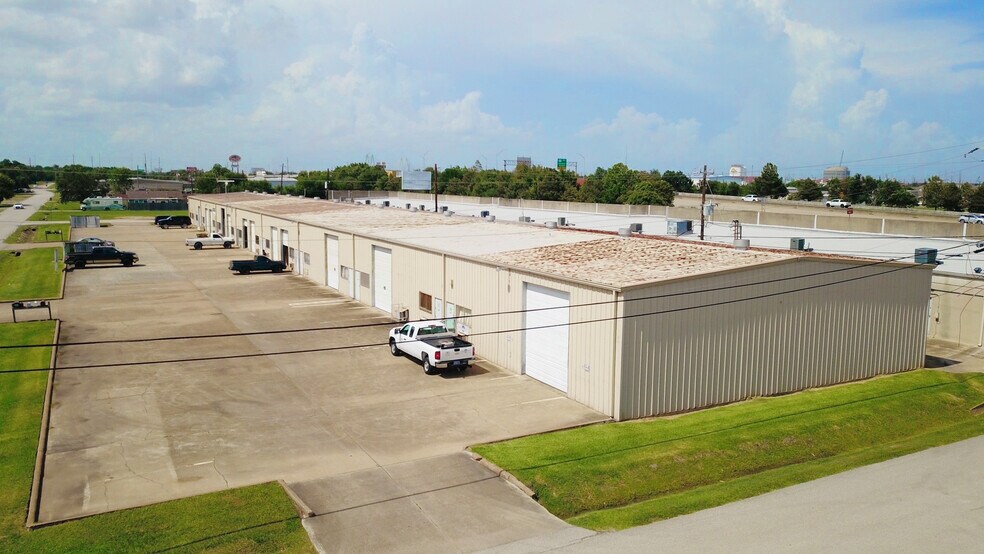 400 N 11th St, La Porte, TX à louer - Photo de l’immeuble – Image 3 sur 19