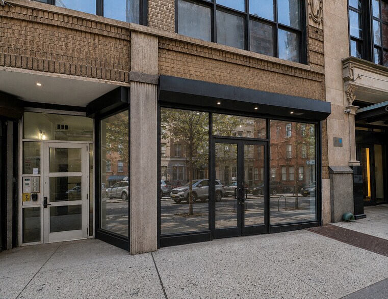156 W 27th St, New York, NY à louer - Photo de l’immeuble – Image 1 sur 1
