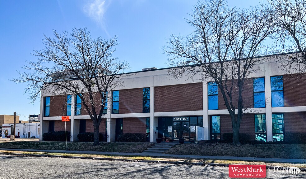 1611 10th St, Lubbock, TX à louer - Photo de l’immeuble – Image 2 sur 9