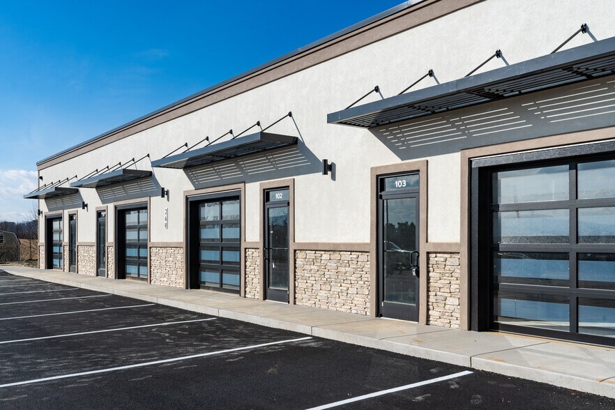 260 Sheppard Ct, Waynesboro, VA à louer - Photo de l’immeuble – Image 3 sur 21