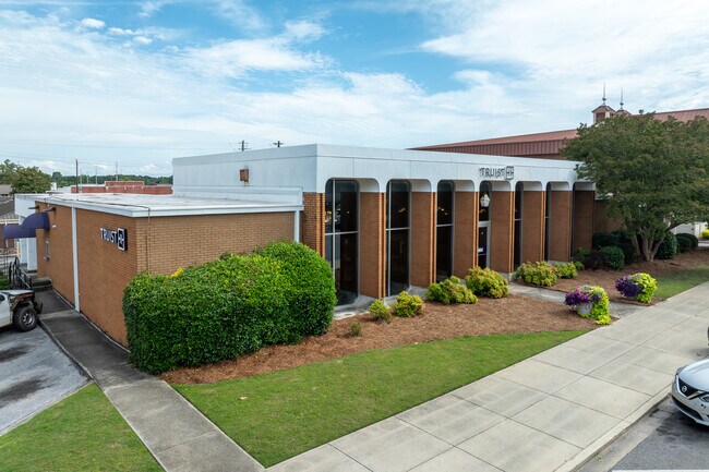 Plus de détails pour 501 2nd Ave N, Clanton, AL - Local commercial à vendre