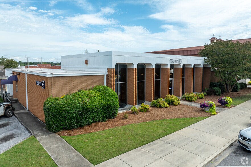 501 2nd Ave N, Clanton, AL à vendre - Photo de l’immeuble – Image 1 sur 14