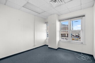 451-457 Sunrise Hwy, Lynbrook, NY à louer Photo intérieure– Image 2 sur 8