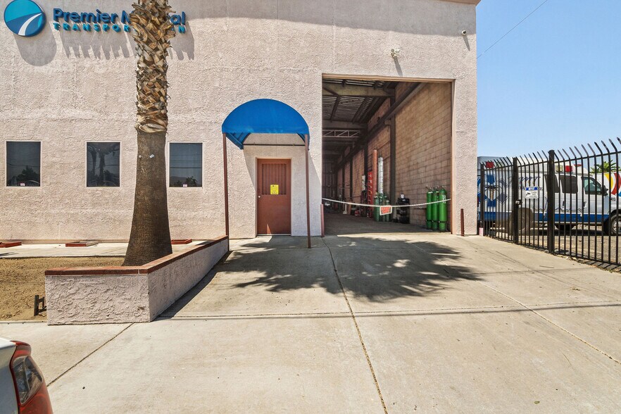 484 E Redlands Blvd, San Bernardino, CA à vendre - Photo principale – Image 1 sur 30