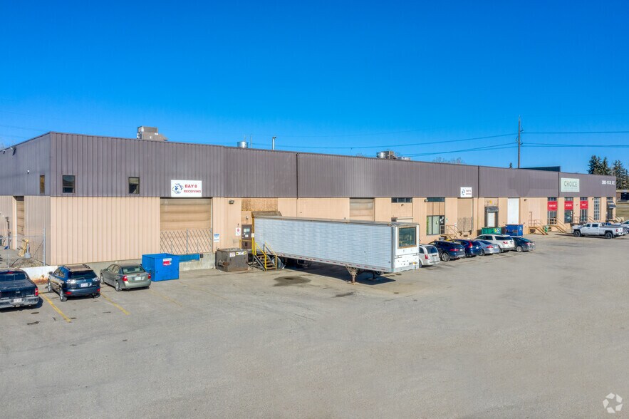 5905 11th St SE, Calgary, AB à louer - Photo principale – Image 1 sur 4