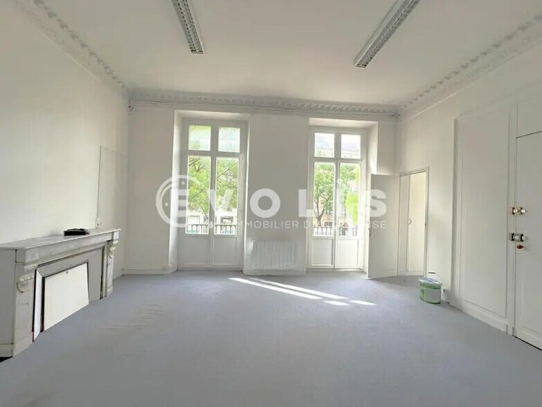 36 Cours Georges Clémenceau, Bordeaux à louer - Photo de l’immeuble – Image 2 sur 7
