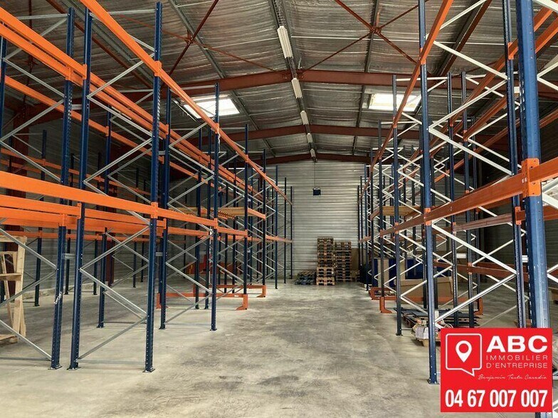 Local d’activités dans Gallargues-le-Montueux à louer - Photo de l’immeuble – Image 1 sur 4