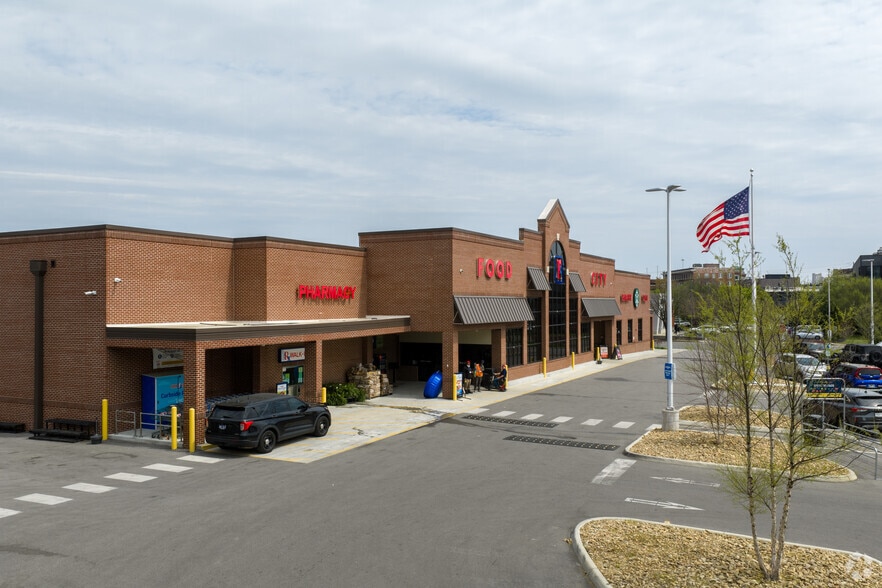1375 Broad St, Chattanooga, TN à louer - Photo principale – Image 1 sur 23