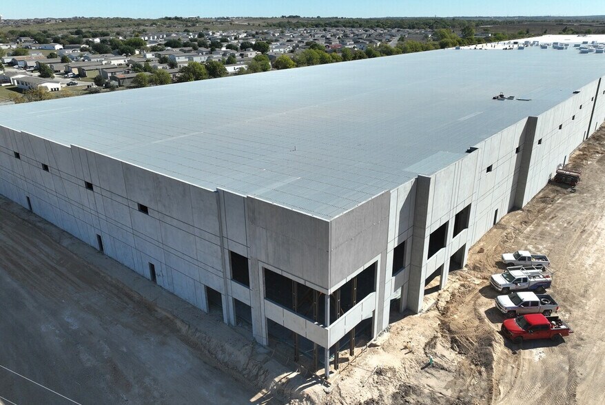 San Marcos Business Park, San Marcos, TX à vendre - Photo de la construction – Image 2 sur 6