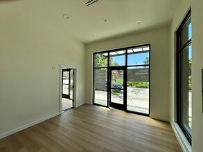 5216 Delridge Way SW, Seattle, WA à louer Photo de l’immeuble– Image 2 sur 15