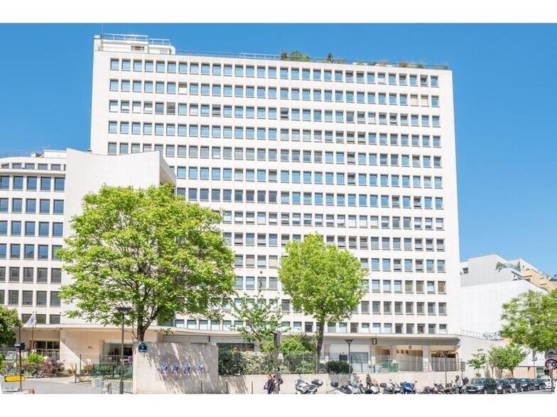 Industriel/Logistique dans Paris à louer - Photo de l’immeuble – Image 1 sur 15