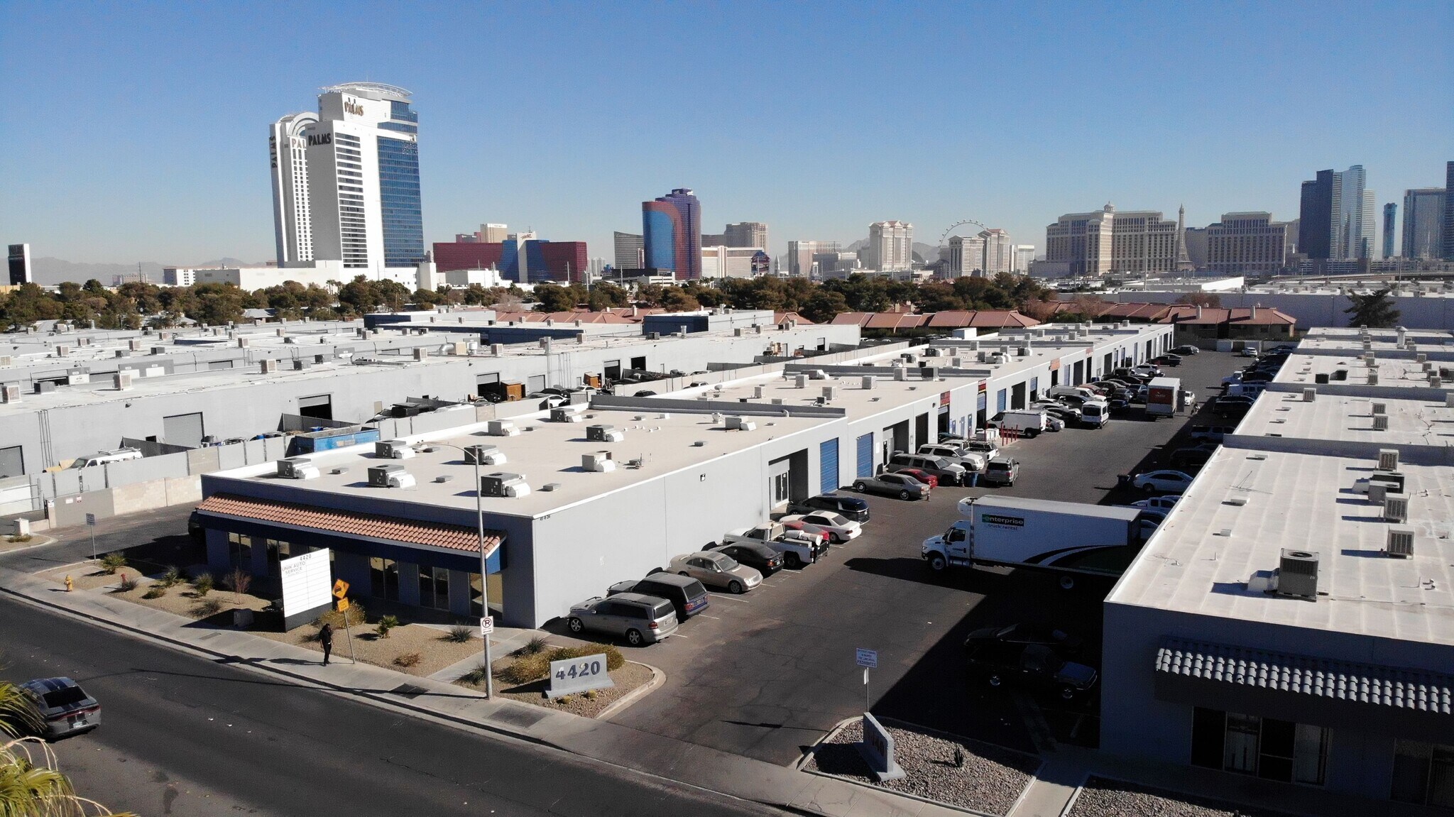 4420 Arville St, Las Vegas, NV à louer Photo principale– Image 1 sur 6