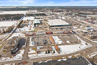 3012-3066 Village Park Dr, Plover, WI à louer Photo de l’immeuble– Image 2 sur 30