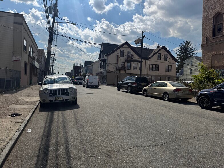 383-391 Totowa Ave, Paterson, NJ à vendre - Photo de l’immeuble – Image 3 sur 11
