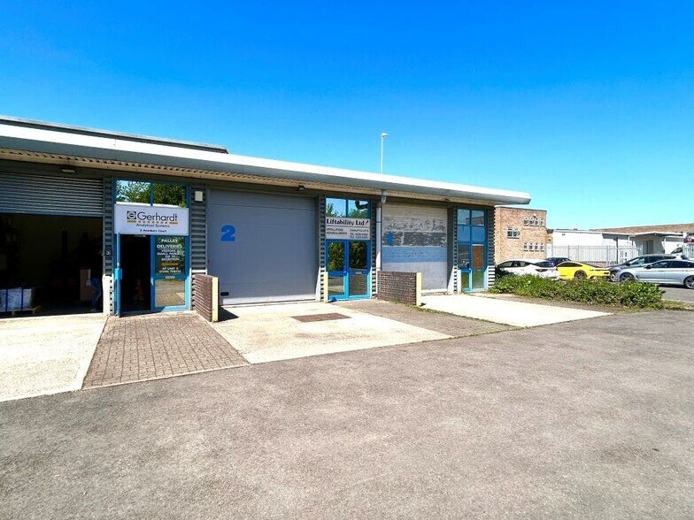 County Rd, Brackley à vendre - Photo de l’immeuble – Image 1 sur 15