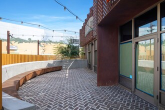 3716 Eagle Rock Blvd, Los Angeles, CA à louer Photo intérieure– Image 1 sur 12