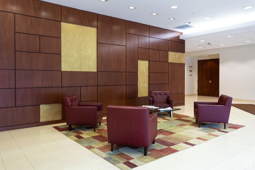 2900 Westchester Ave, Purchase, NY à louer - Hall d’entrée – Image 2 sur 4