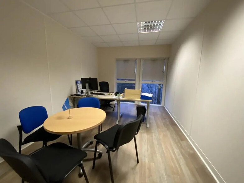 Bureau dans Rennes à vendre - Photo de l’immeuble – Image 3 sur 7
