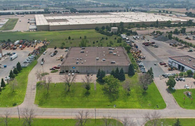 4500 Valley Industrial Blvd S, Shakopee, MN à louer Photo de l’immeuble– Image 1 sur 6
