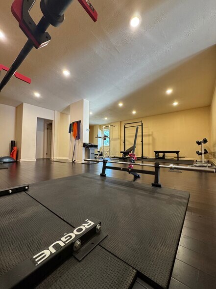 105 Crescent Ave, Louisville, KY à louer - Photo intérieure – Image 3 sur 5