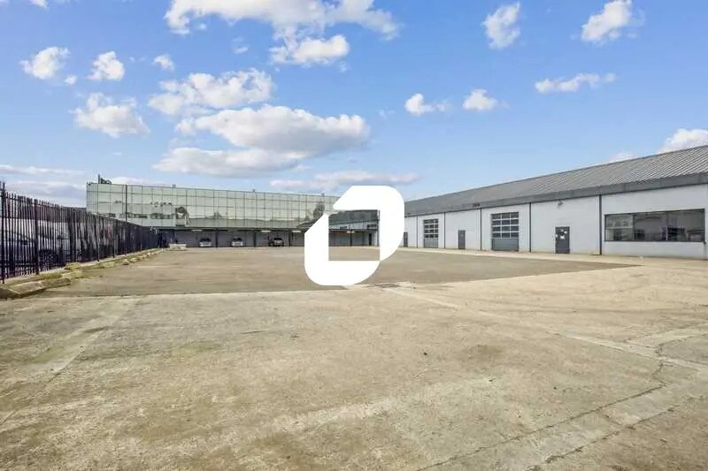 Bureau dans Gonesse à louer - Photo de l’immeuble – Image 1 sur 14