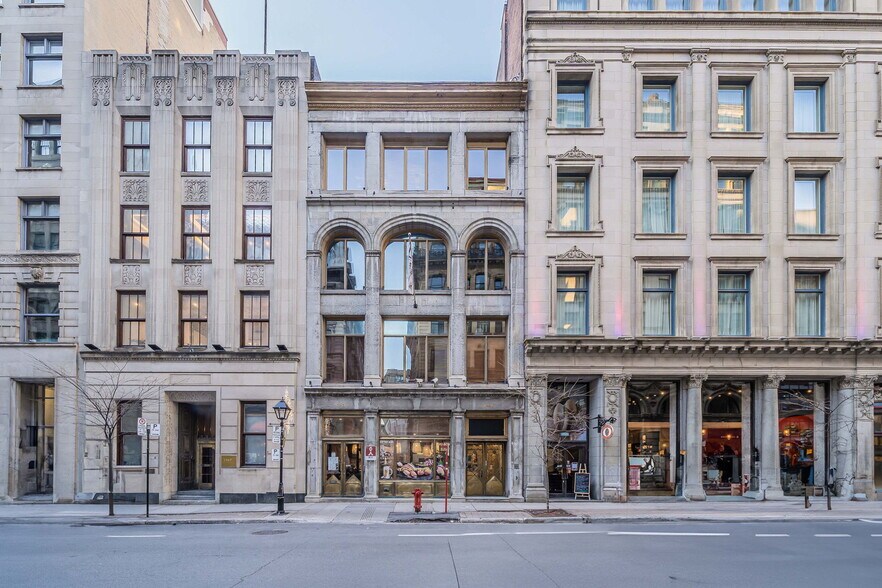 249-251 Rue Saint-Jacques, Montréal, QC à louer - Photo de l’immeuble – Image 1 sur 30